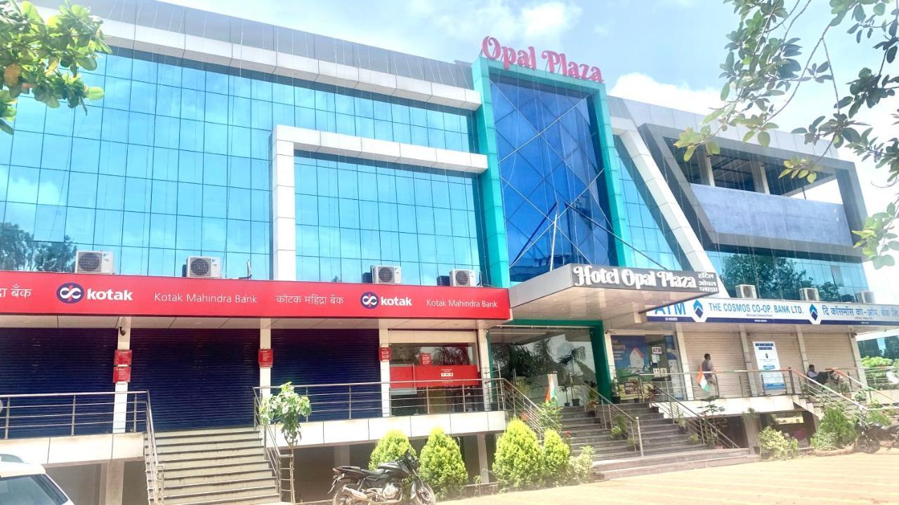 Hotel Opal Plaza Executive Waluj Buzurg Ngoại thất bức ảnh
