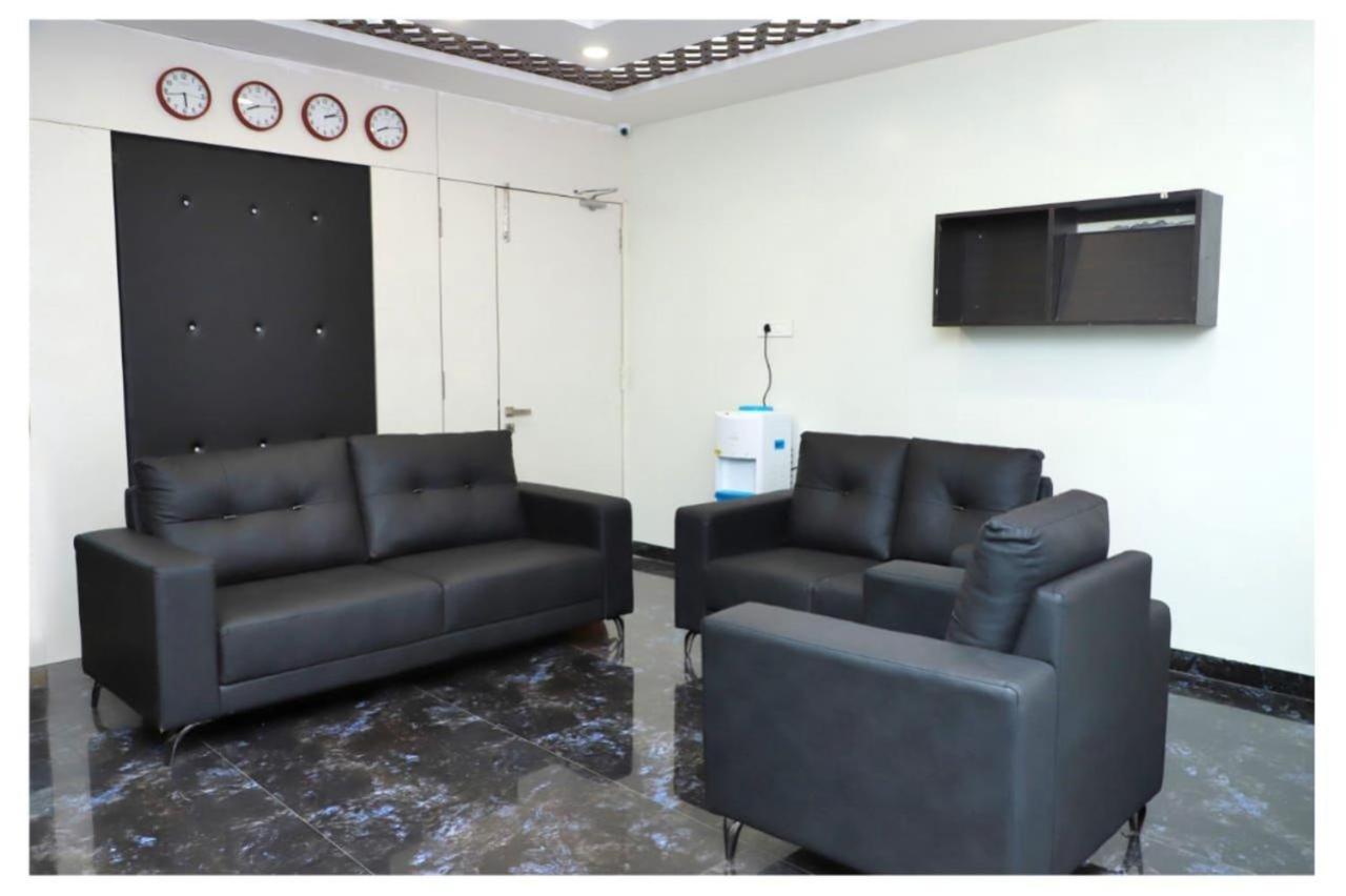Hotel Opal Plaza Executive Waluj Buzurg Ngoại thất bức ảnh