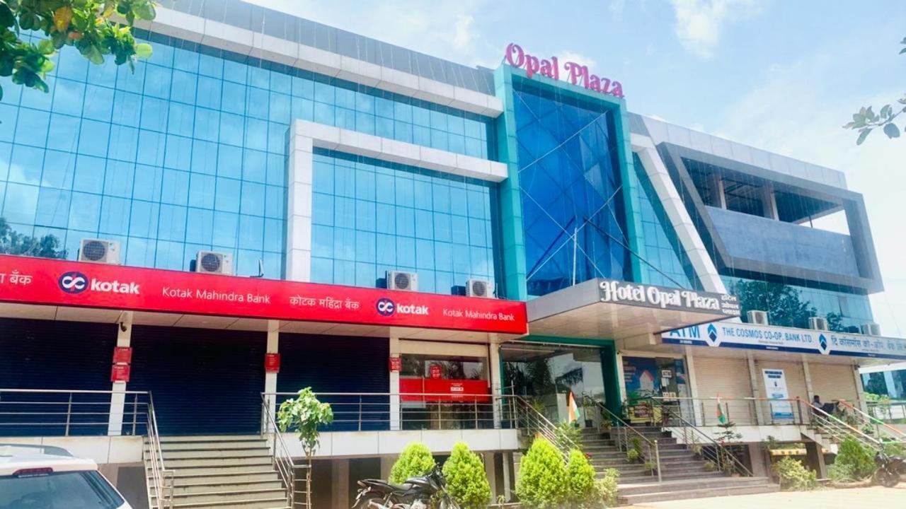 Hotel Opal Plaza Executive Waluj Buzurg Ngoại thất bức ảnh
